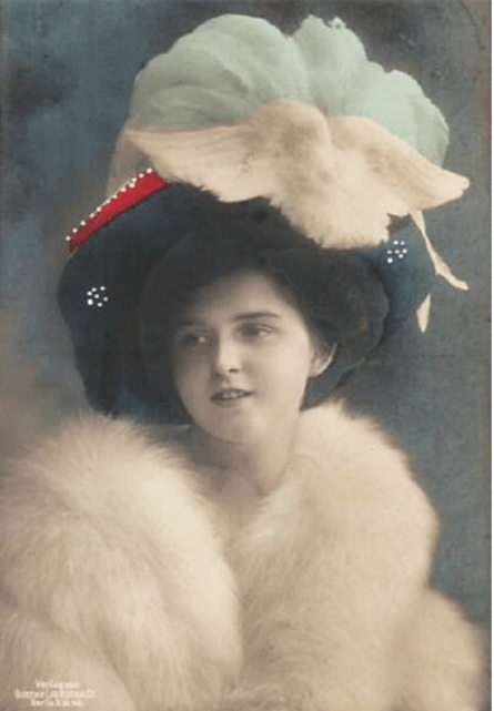 Developing History and Culture of European Aristocrats’ Hats